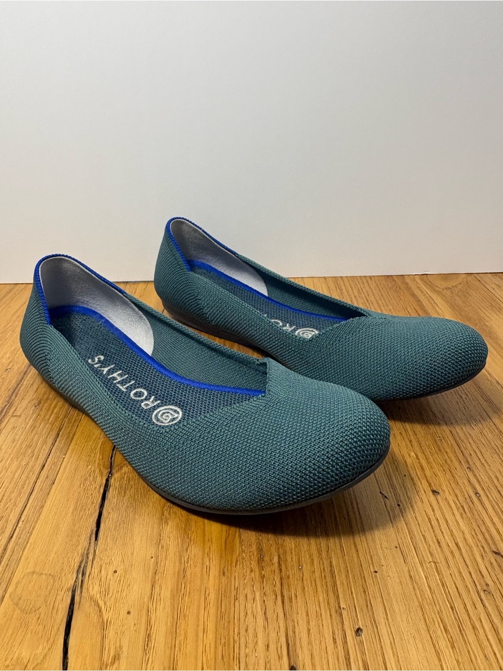 Rothy's || Emerald Green Round Toe Classic Flat Slip-Ons Sz 7